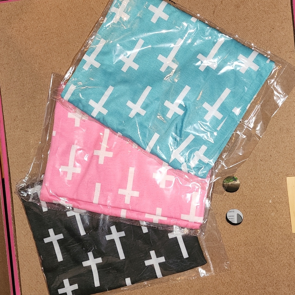 🎆 Cross Infinity Scarf | Faith Print Scarf | Pink Aqua Black